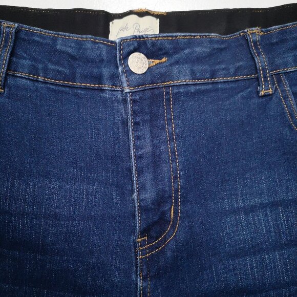 Charlie Paige Ladies Size XL Medium Wash Zipper & Button Closure Flare Jeans - Picture 11 of 13